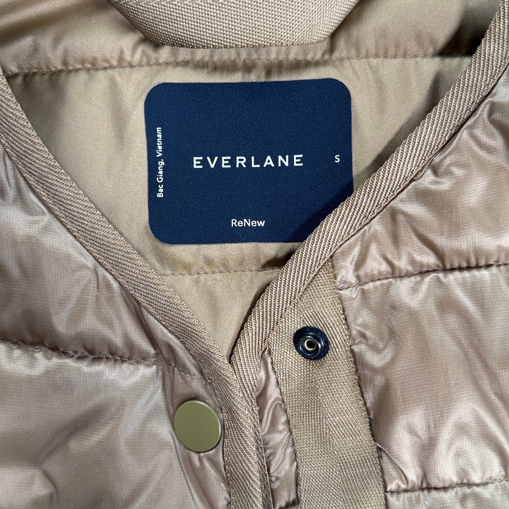 EVERLANE ReNew Channeled Liner Size Small - Picture 3 of 12